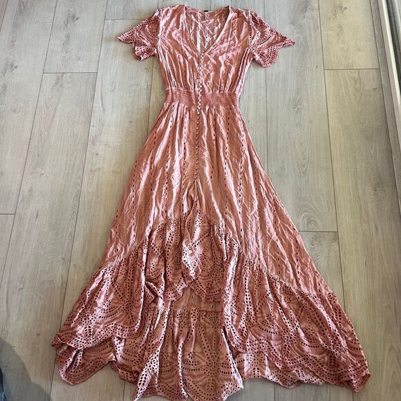 YFB Young Fabulous & Broke Costa Eyelet Tie Dye Pink High-Low Maxi Dress size M - Picture 1 of 8